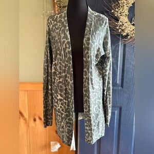 Saks Fifth Avenue Fog Green Leopard Italian Yarn Cardigan size S NWT
